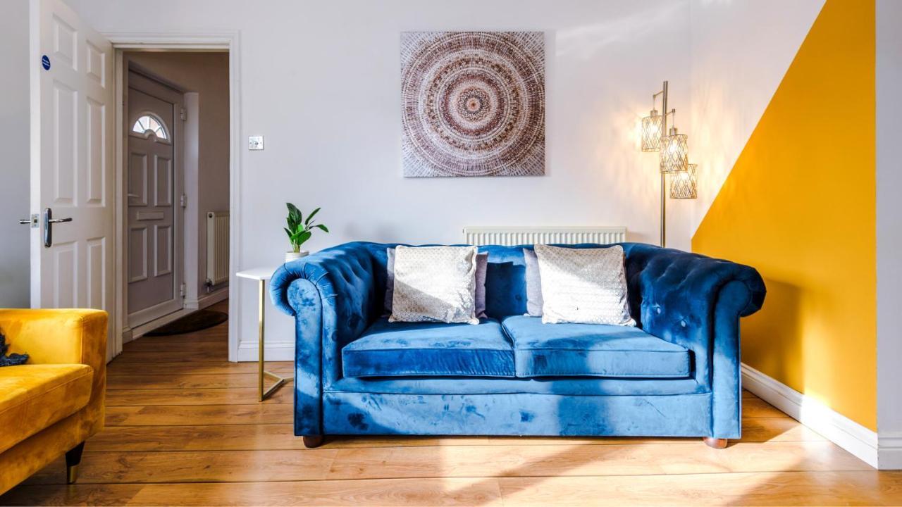Newhall Road - 4 Bedroom Chester Home - Parking Wervin Экстерьер фото