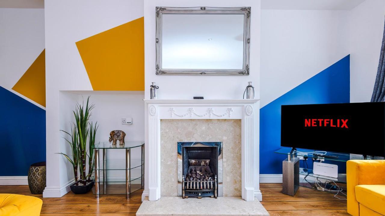 Newhall Road - 4 Bedroom Chester Home - Parking Wervin Экстерьер фото