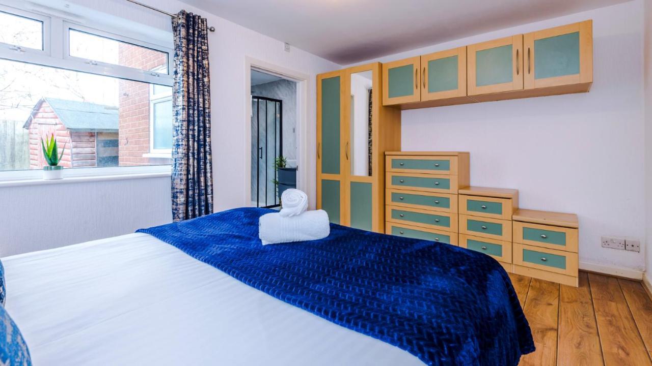Newhall Road - 4 Bedroom Chester Home - Parking Wervin Экстерьер фото