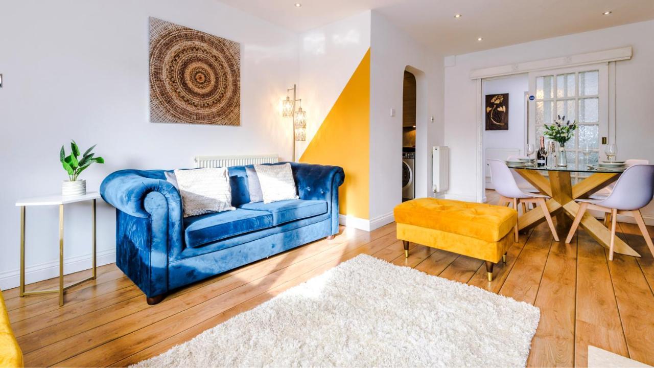 Newhall Road - 4 Bedroom Chester Home - Parking Wervin Экстерьер фото