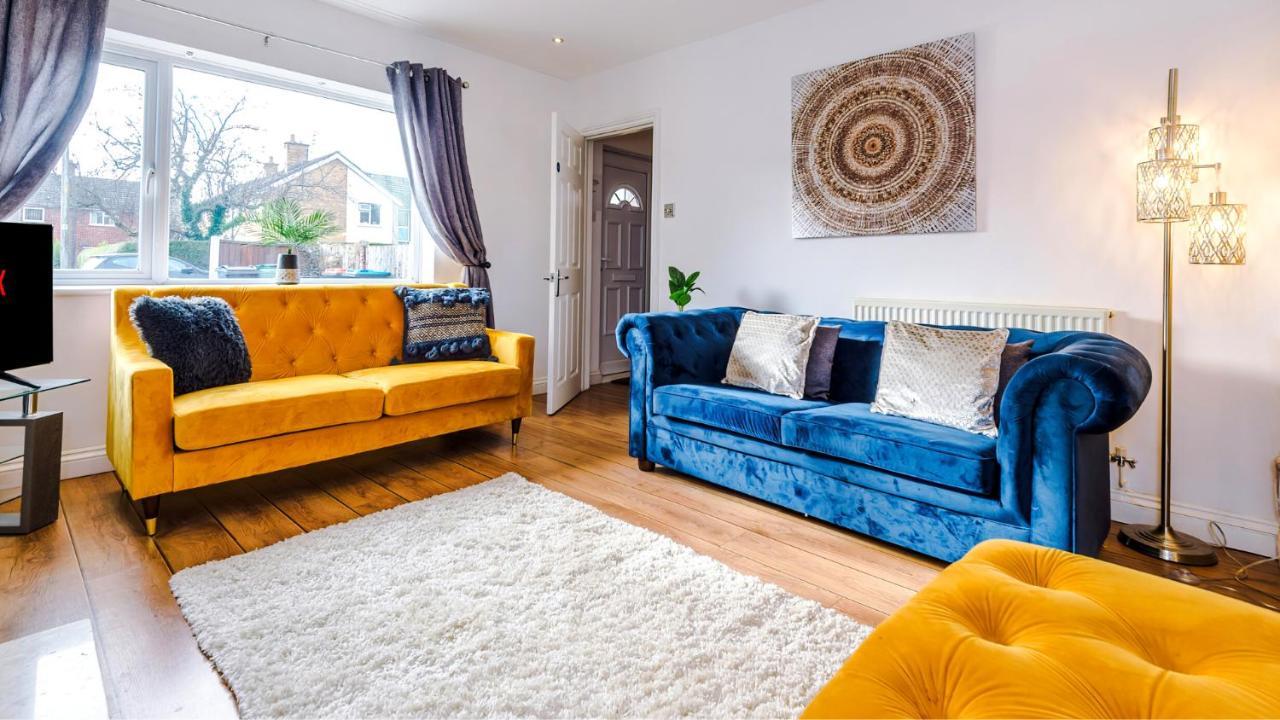 Newhall Road - 4 Bedroom Chester Home - Parking Wervin Экстерьер фото